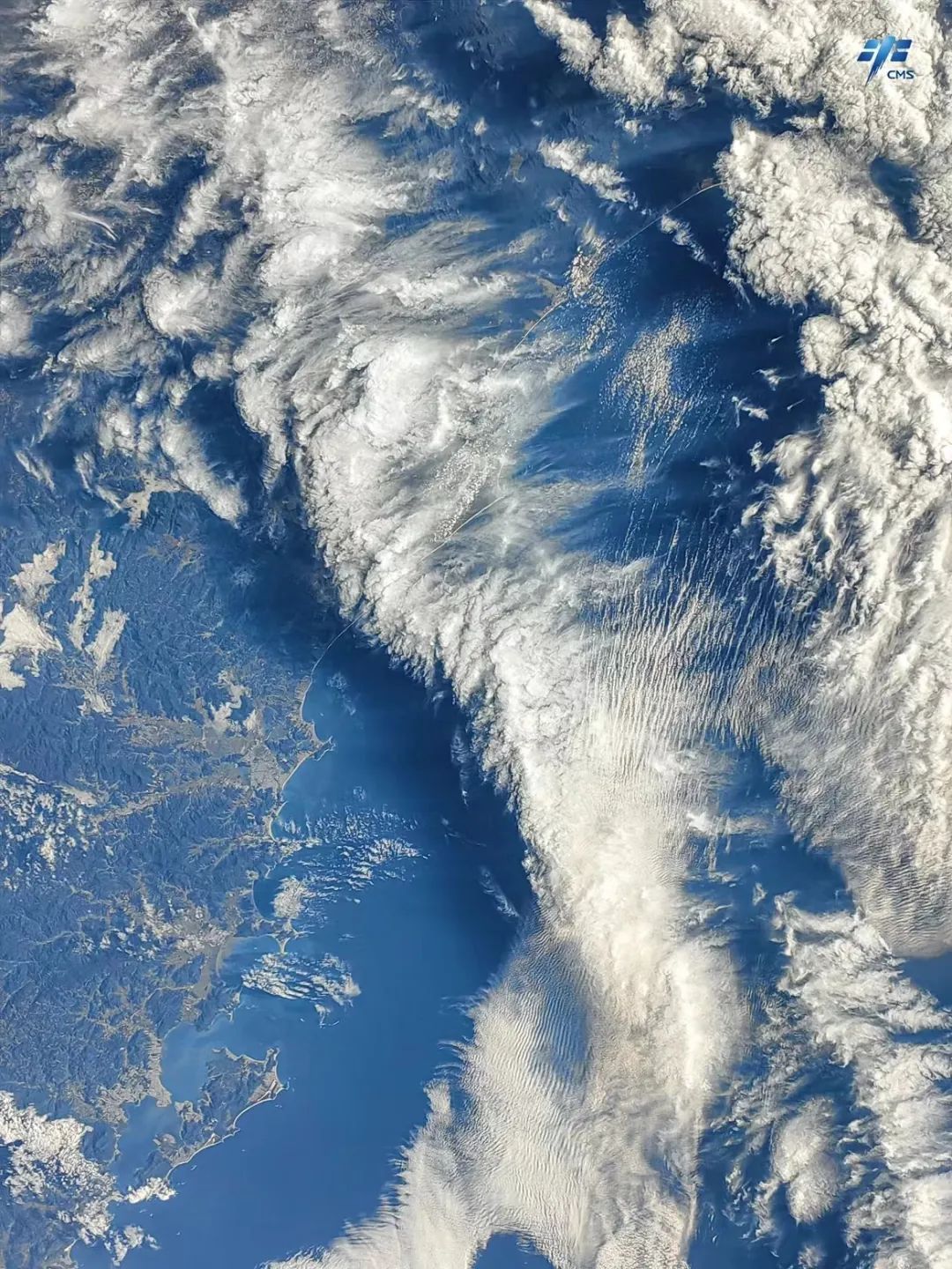 云浪·沿海地区。航天员刘洋拍摄