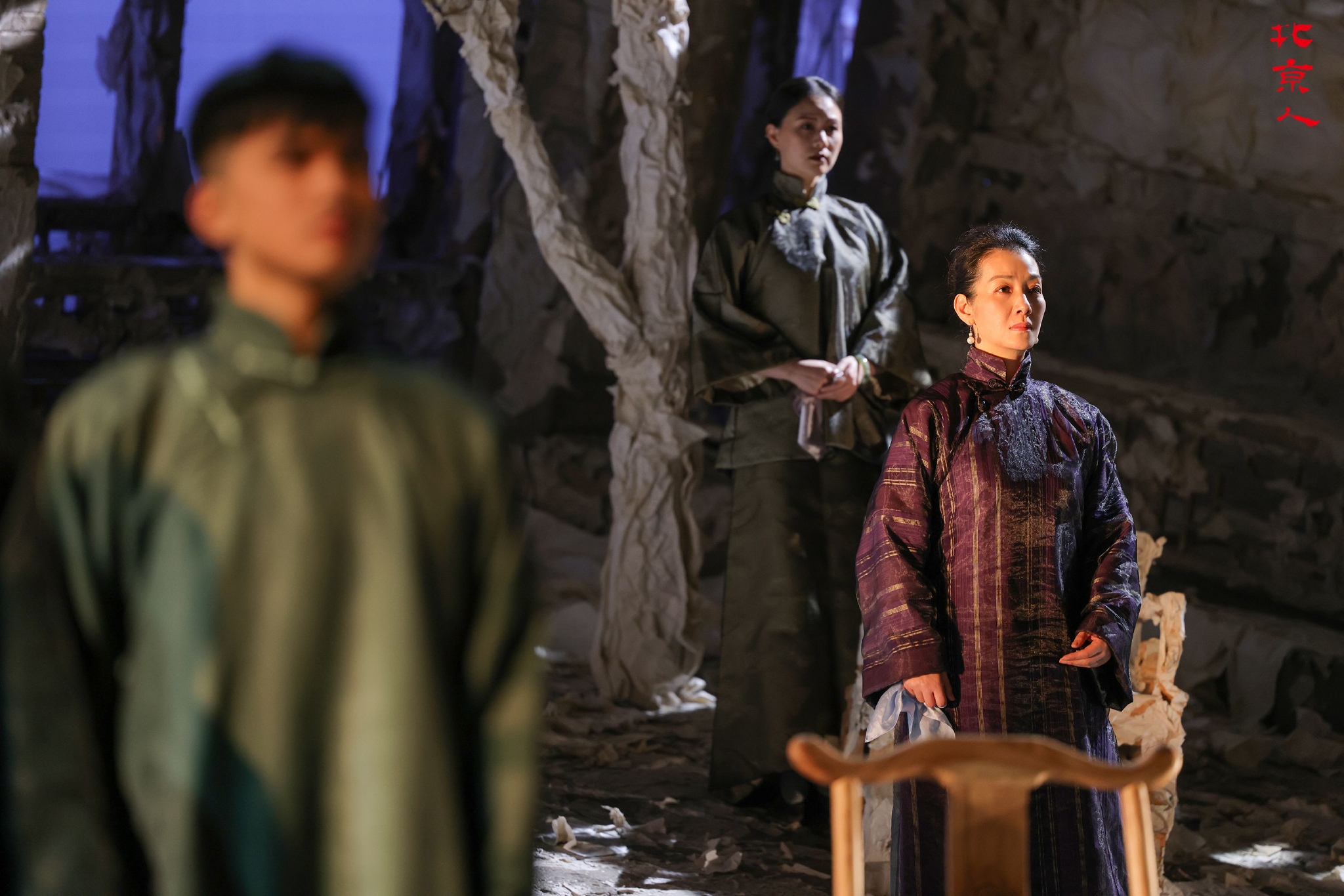 让台上台下一起享受安静的戏剧，人艺《北京人》十年后再回归休闲区蓝鸢梦想 - Www.slyday.coM