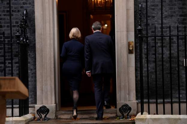 45天就下台！特拉斯成英国史上“最短命”首相，约翰逊又成候选人休闲区蓝鸢梦想 - Www.slyday.coM