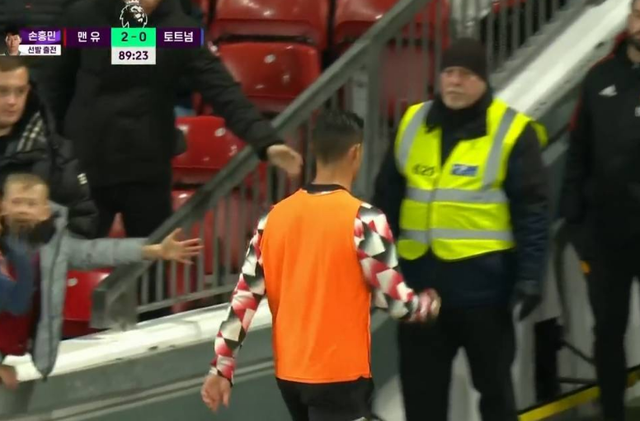 曼联2比0胜热刺，赢球不可怕缺谁谁尴尬，C罗就像长不大的孩子休闲区蓝鸢梦想 - Www.slyday.coM