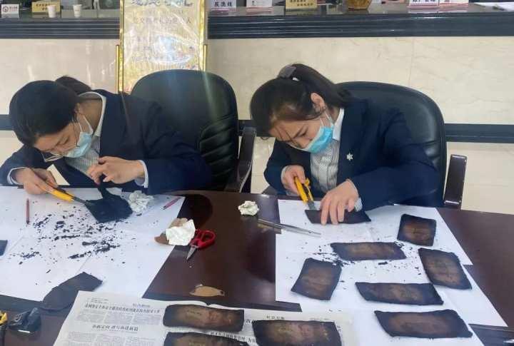 耄耋老人家中发生火灾  2万元现金烧成焦炭｜ ​景宁农商行员工细心拯救“火烧币”  为长者挽回损失19900元休闲区蓝鸢梦想 - Www.slyday.coM