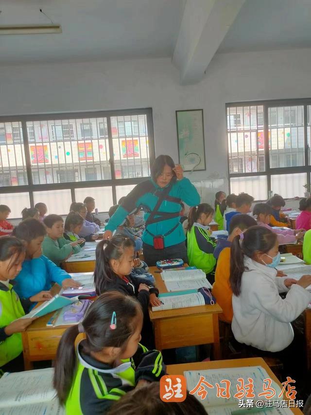 她依然很美！驻马店这名老师戴着“装备”给学生上课休闲区蓝鸢梦想 - Www.slyday.coM