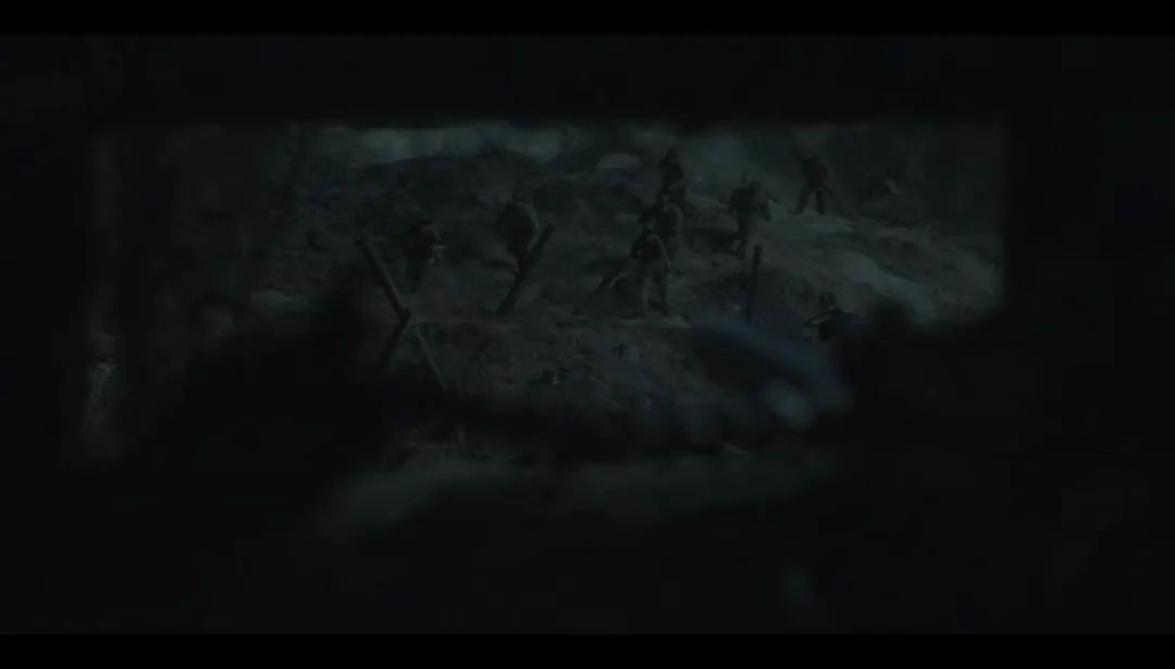 "在片场阵地体会黄继光视角后，我哭了一小时"休闲区蓝鸢梦想 - Www.slyday.coM