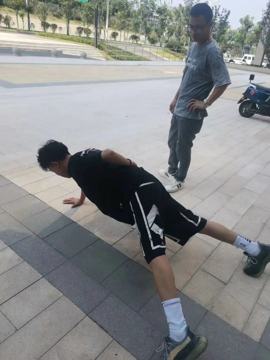 痛惜！湖南19岁大学生意外离世，父母做了一个决定……休闲区蓝鸢梦想 - Www.slyday.coM