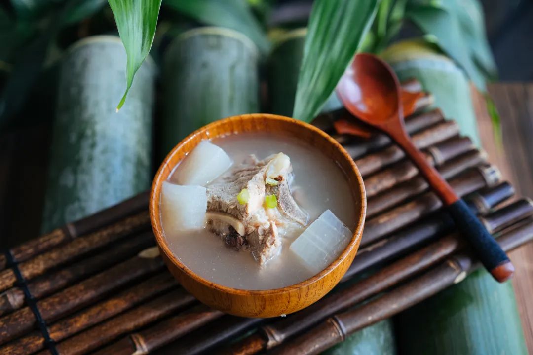 “静悄悄的流行病”让人缩水又倒地，专家强调：两个动作宜早不宜晚休闲区蓝鸢梦想 - Www.slyday.coM