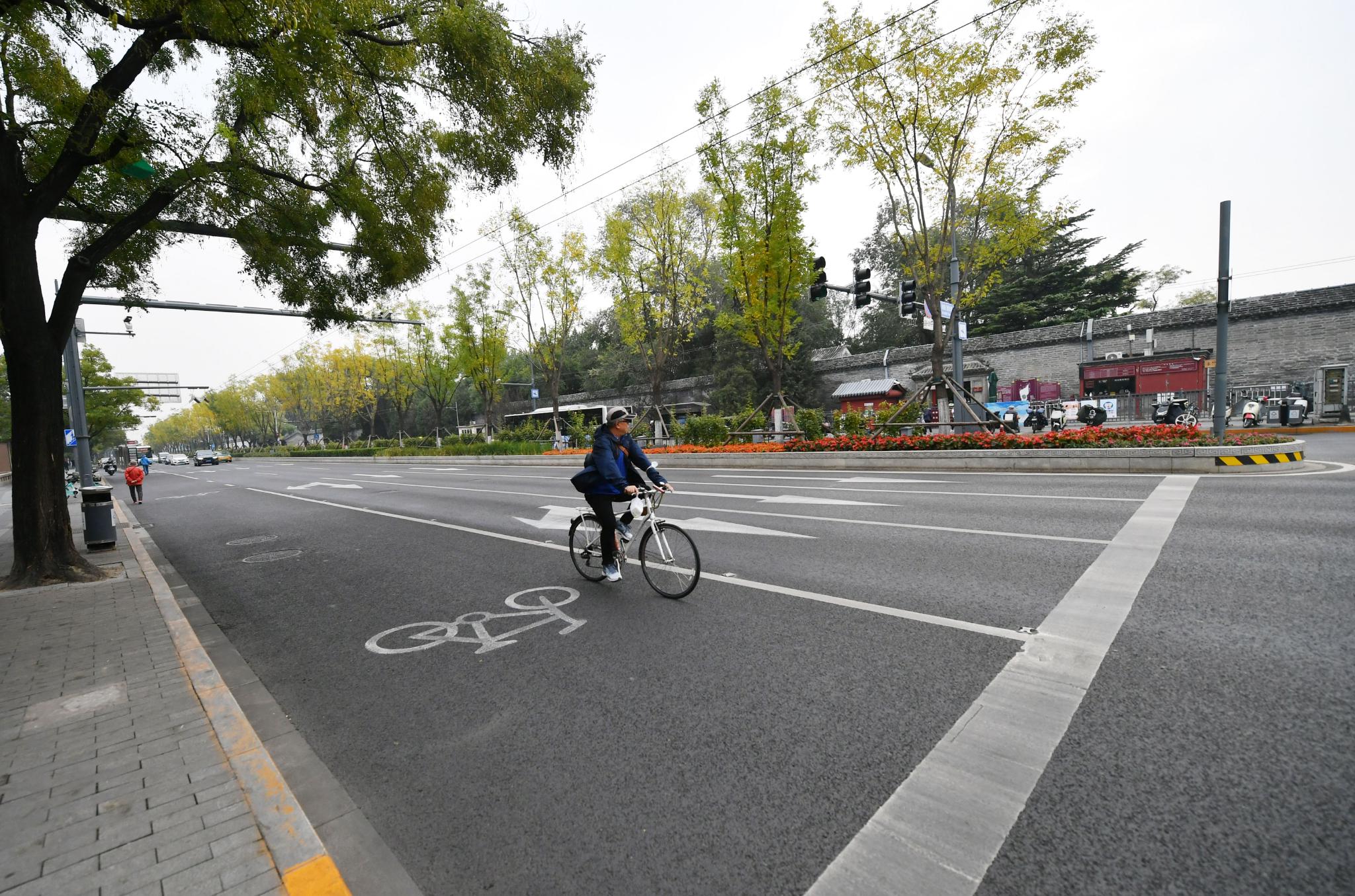 北京自行车专用路迎来开通后的首场雨(图)-社会-新闻-映象网