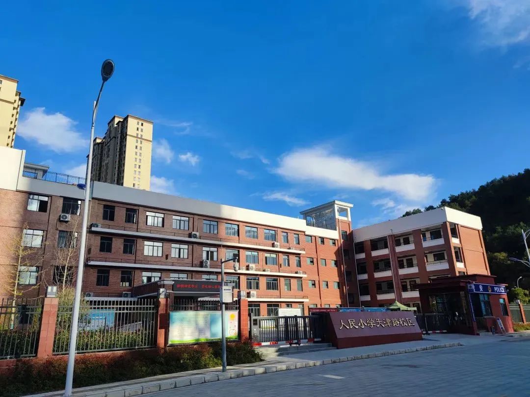 十堰这个小区户户有露台，刚公布的特价房让人心动休闲区蓝鸢梦想 - Www.slyday.coM