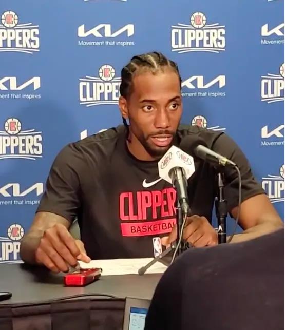 伦纳德谈替补出战：很多队友有能力首发，我信任他们休闲区蓝鸢梦想 - Www.slyday.coM