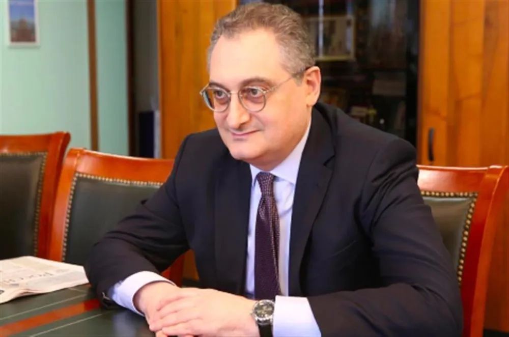 图片来源:塔斯社对此,汪文斌称,中方热情欢迎莫尔古洛夫大使来华履新