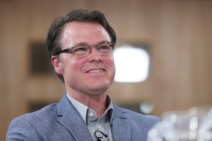 拉塞尔：为将狼队打造成全球最大的体育品牌之一，我毫不犹豫接受了来自中国企业的邀请休闲区蓝鸢梦想 - Www.slyday.coM