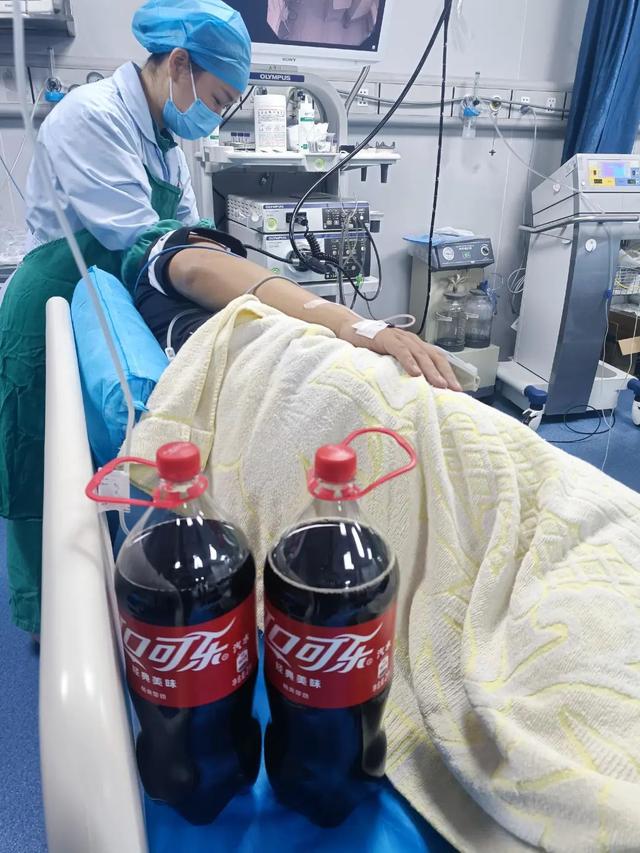 玉林男子胃结石，医生让喝可乐一星期，治好了休闲区蓝鸢梦想 - Www.slyday.coM