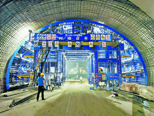 穿山越岭成功挑战"亚洲最大" 海沧疏港通道主线将通车休闲区蓝鸢梦想 - Www.slyday.coM