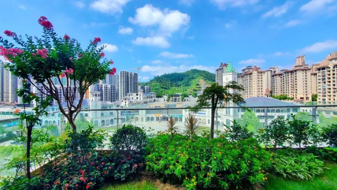 十堰这个小区户户有露台，刚公布的特价房让人心动休闲区蓝鸢梦想 - Www.slyday.coM