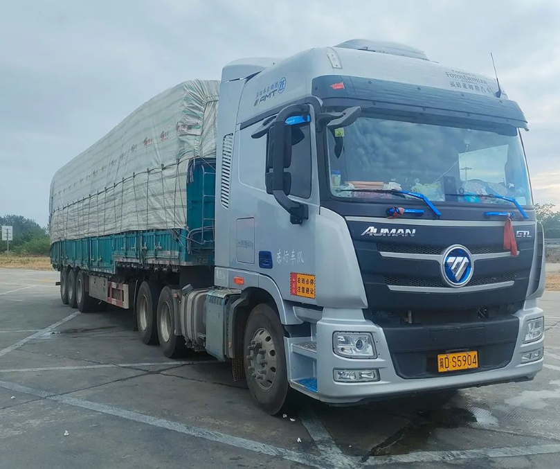 欧曼与我同行卡友梁斌节油满分欧曼自动挡普货运输心头好