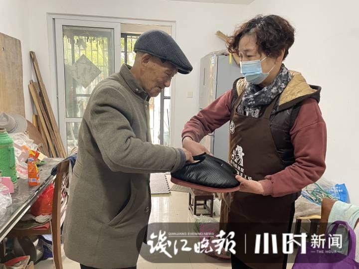 全套爱心独家定制又来了！带动再就业，也不忘做公益，杭州这里“温暖”上新休闲区蓝鸢梦想 - Www.slyday.coM