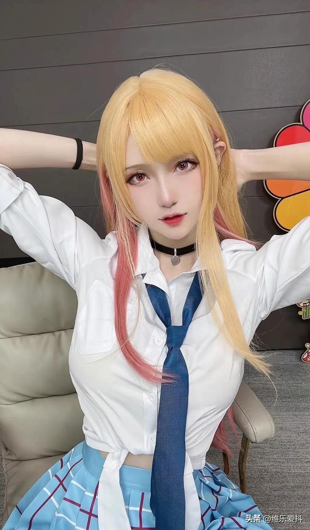 这并不是腐团儿第一次还原二次元中的人物,像是游