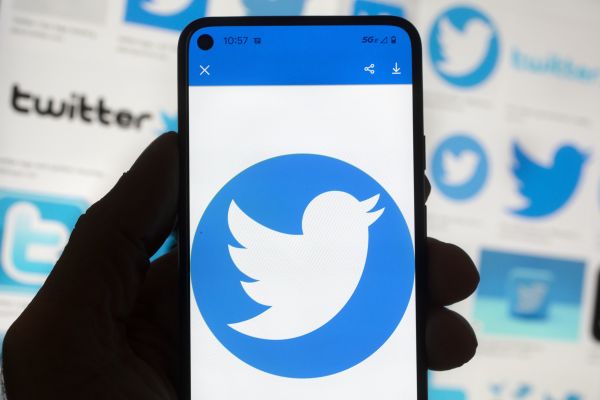 “美联社”美媒：推特公司可能大规模裁员