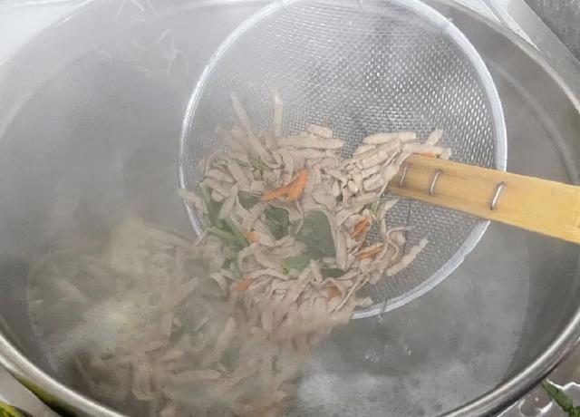 面面俱到｜这碗红面，缓解了多少人的乡愁休闲区蓝鸢梦想 - Www.slyday.coM