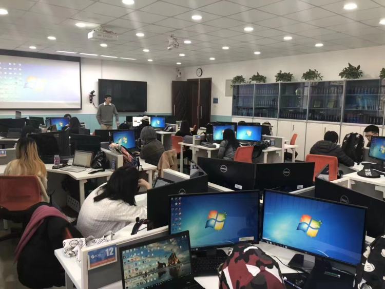 年轻人的社交密码，都在这了丨深度休闲区蓝鸢梦想 - Www.slyday.coM