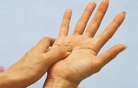 早上起床手麻是什么原因？休闲区蓝鸢梦想 - Www.slyday.coM