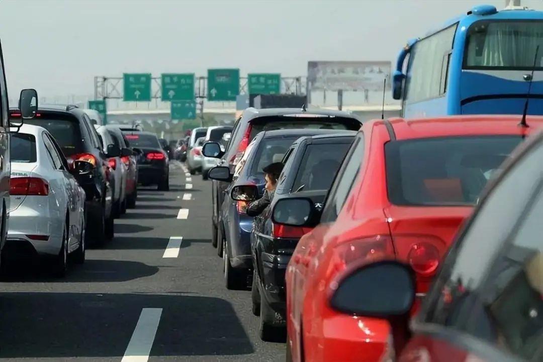 充电1小时排队4小时新能源汽车假日充电大考未达标