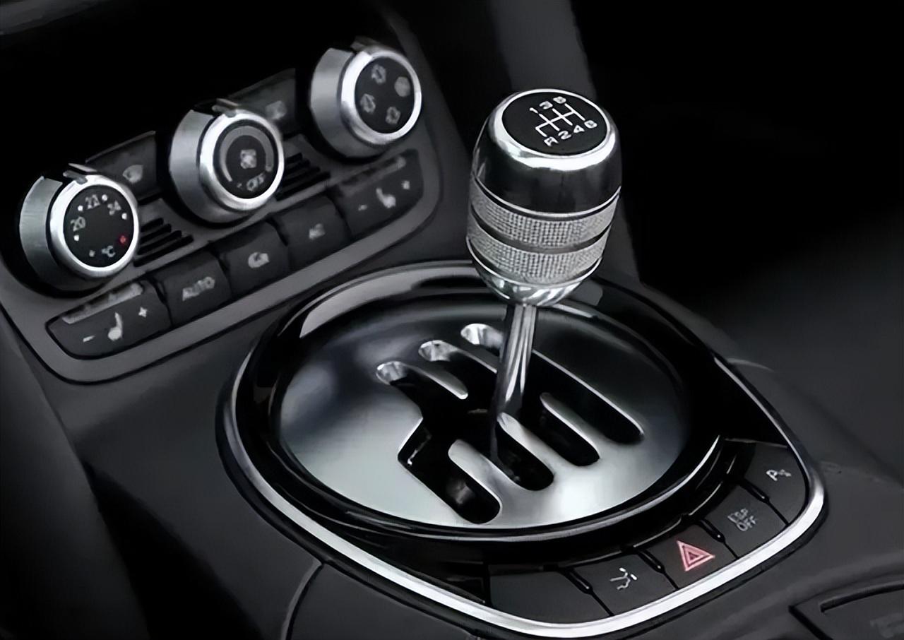 同样是手动挡车型,6速和5速哪个好?实际用车体验差距大-新浪汽车