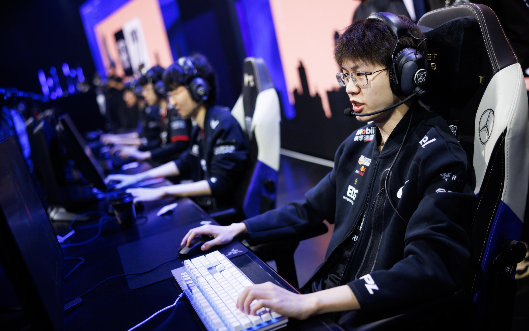 领先两局被翻盘，卫冕冠军EDG无缘S12半决赛休闲区蓝鸢梦想 - Www.slyday.coM