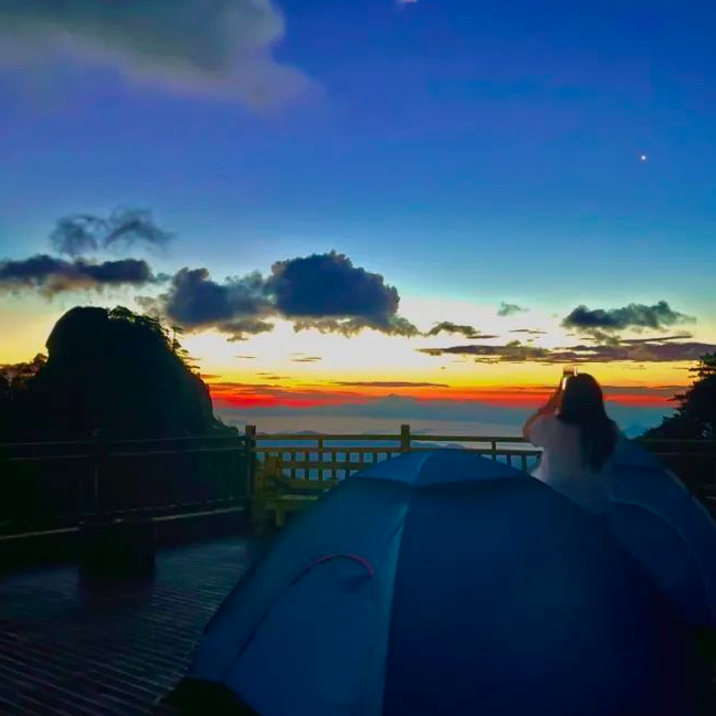 几度秋意浓，手可摘星辰！深秋露营的你该去这里！休闲区蓝鸢梦想 - Www.slyday.coM