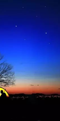 几度秋意浓，手可摘星辰！深秋露营的你该去这里！休闲区蓝鸢梦想 - Www.slyday.coM