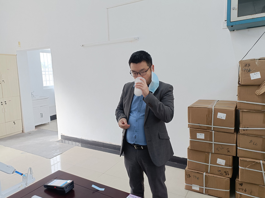 上海金山首批市民接种吸入式新冠疫苗：吸入后憋气至少5秒休闲区蓝鸢梦想 - Www.slyday.coM