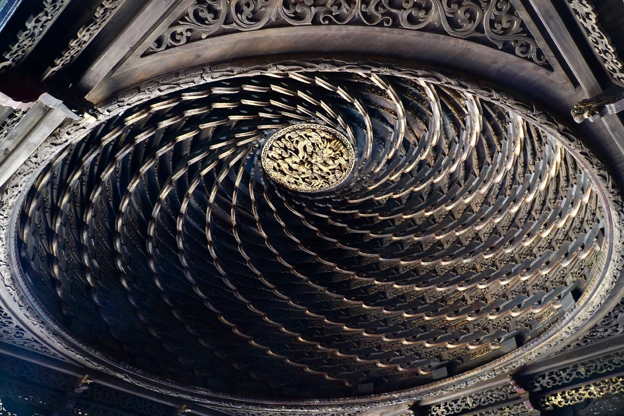 图藻井的大部分构件都在当年落架时保存了下来,但由于它结构特殊,造型