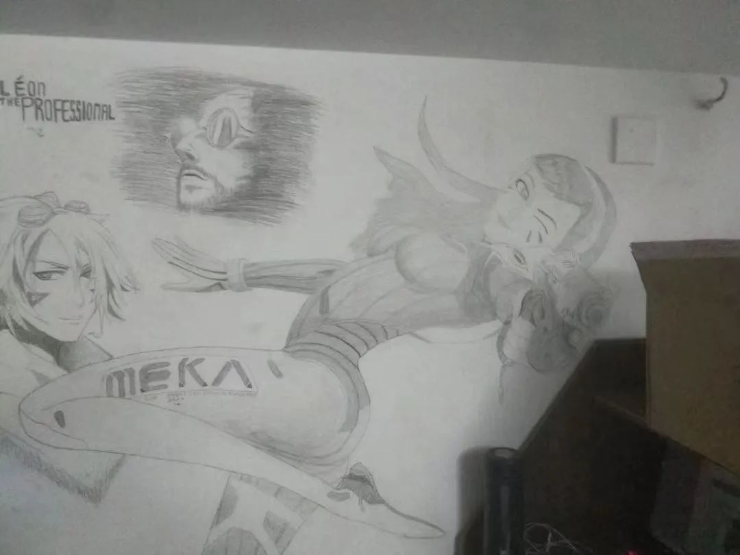 那些学长学姐们留在宿舍的壁画，信息量简直……休闲区蓝鸢梦想 - Www.slyday.coM