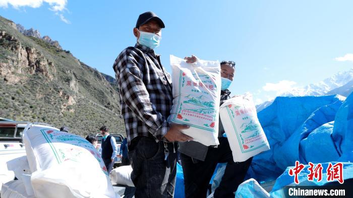 西藏嘉黎复工复产进行时：乡村合作社全力以“复”赶制首单休闲区蓝鸢梦想 - Www.slyday.coM