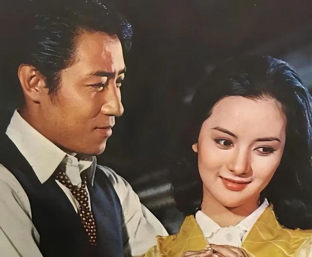 突传死讯!知名演员杨群因膀胱癌在美国离世,与妻子恩爱61年