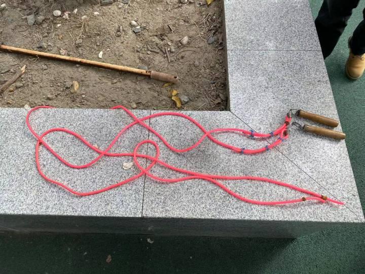 杭州81岁奶奶连续跳绳1000个冲上热搜，这么棒除了坚持，还有老伴爱情加持休闲区蓝鸢梦想 - Www.slyday.coM
