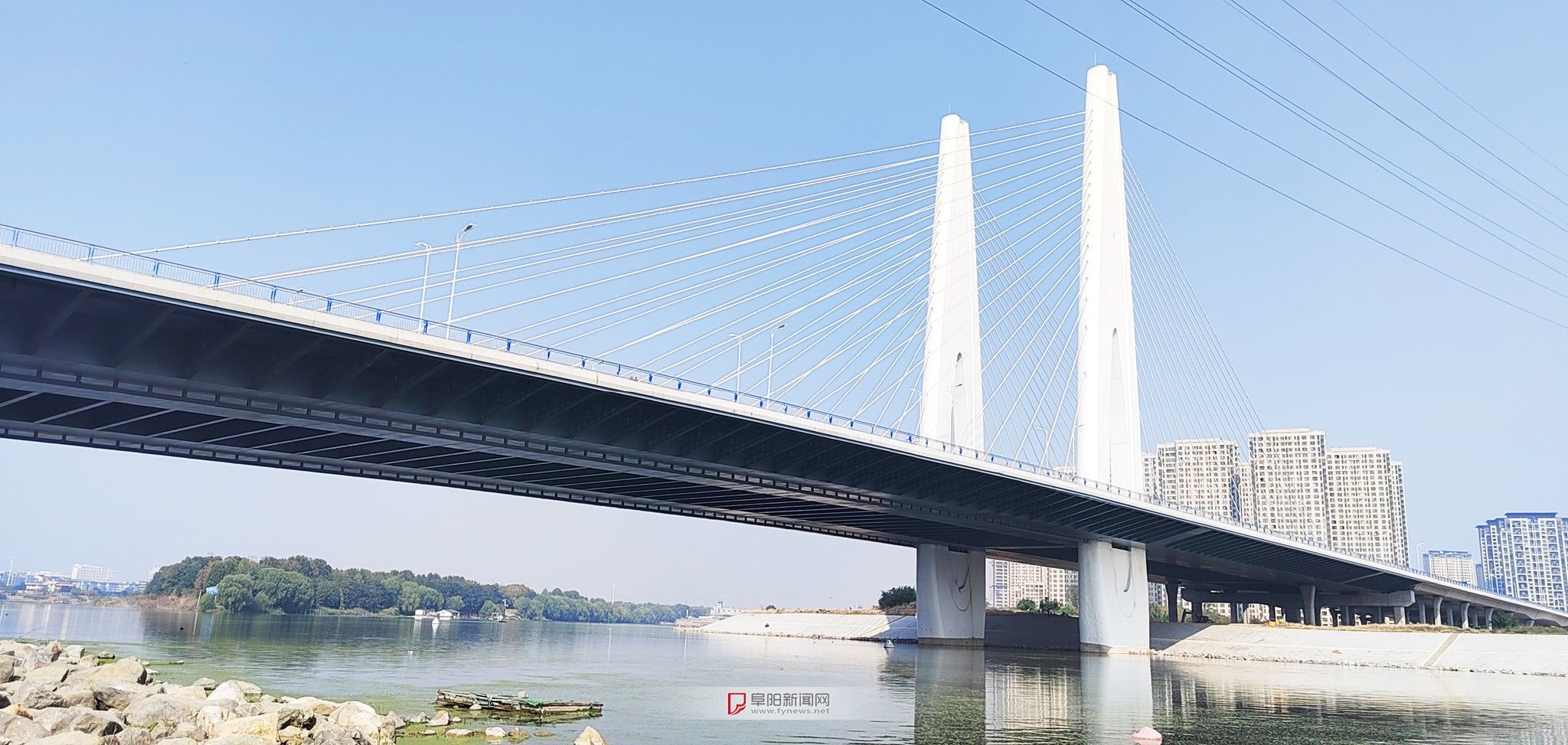 阜裕大桥:昔日危桥重展雄姿__财经头条