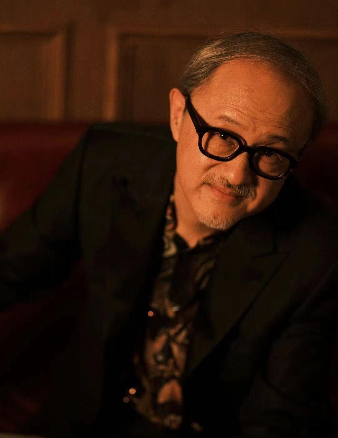 受访者供图现年65岁的杨新鸣,在其42年的演员生涯里有过两次"走 .".