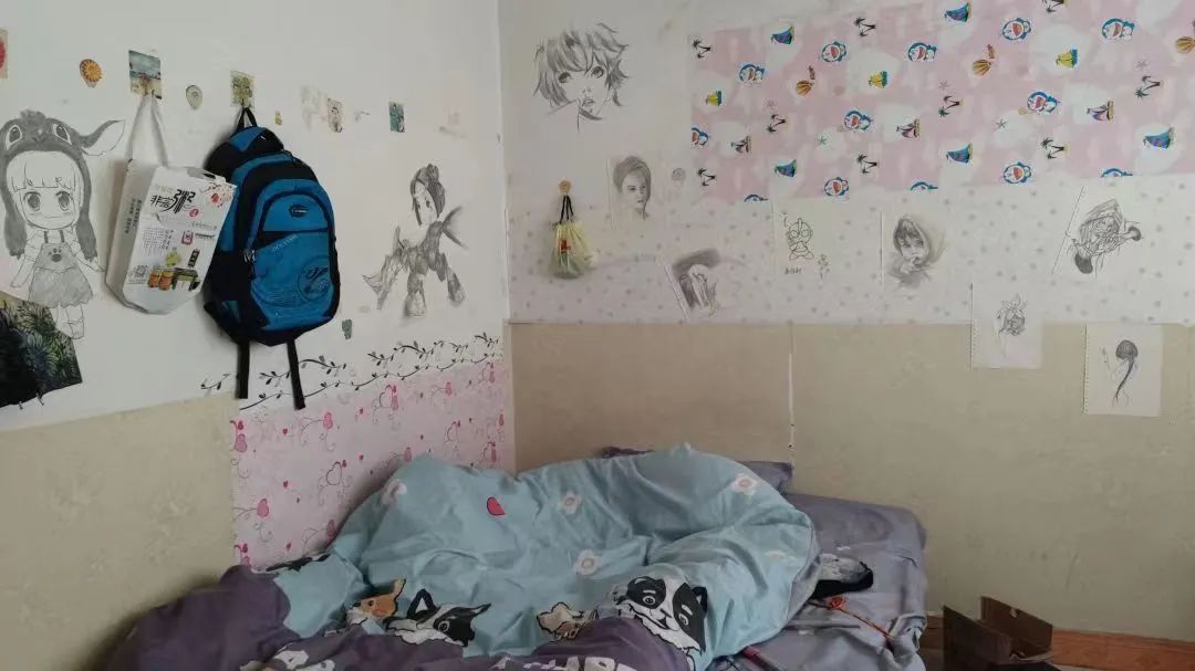 那些学长学姐们留在宿舍的壁画，信息量简直……休闲区蓝鸢梦想 - Www.slyday.coM