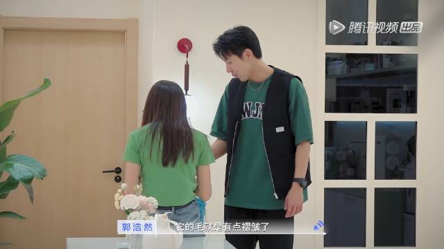 在谈心后@郭浩然leo 的改变体现在每一件小事里……|心动的信号|心动的信号第五季|李万一|小狗|小屋_新浪新闻