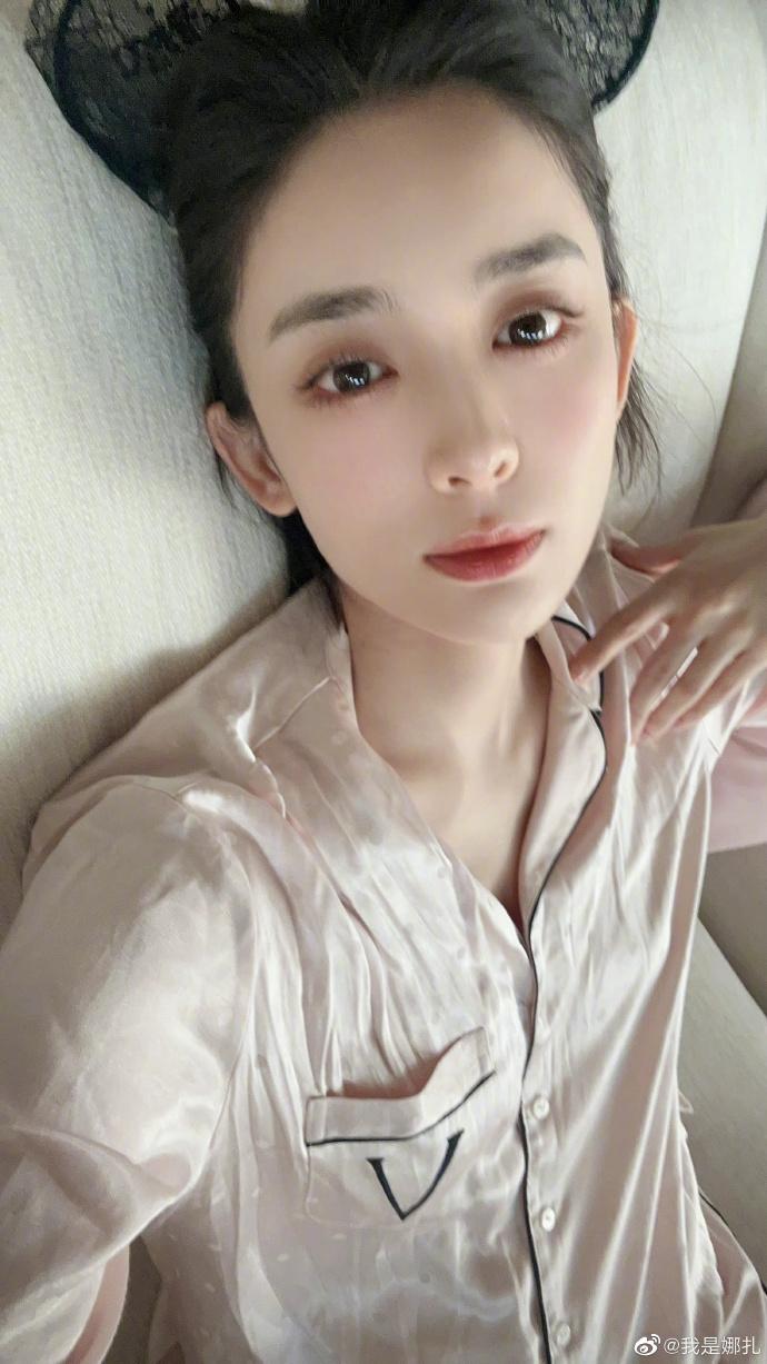 精华洁面乳细腻