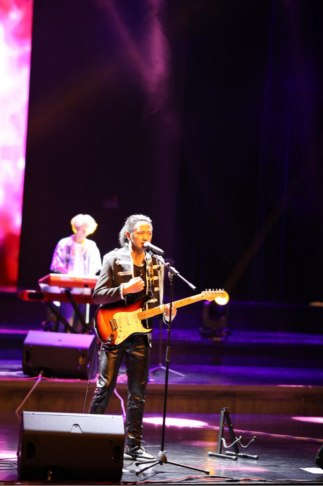 极光乐队《2022 和平与爱·纪念黄家驹29载》致敬beyond全国巡回演唱