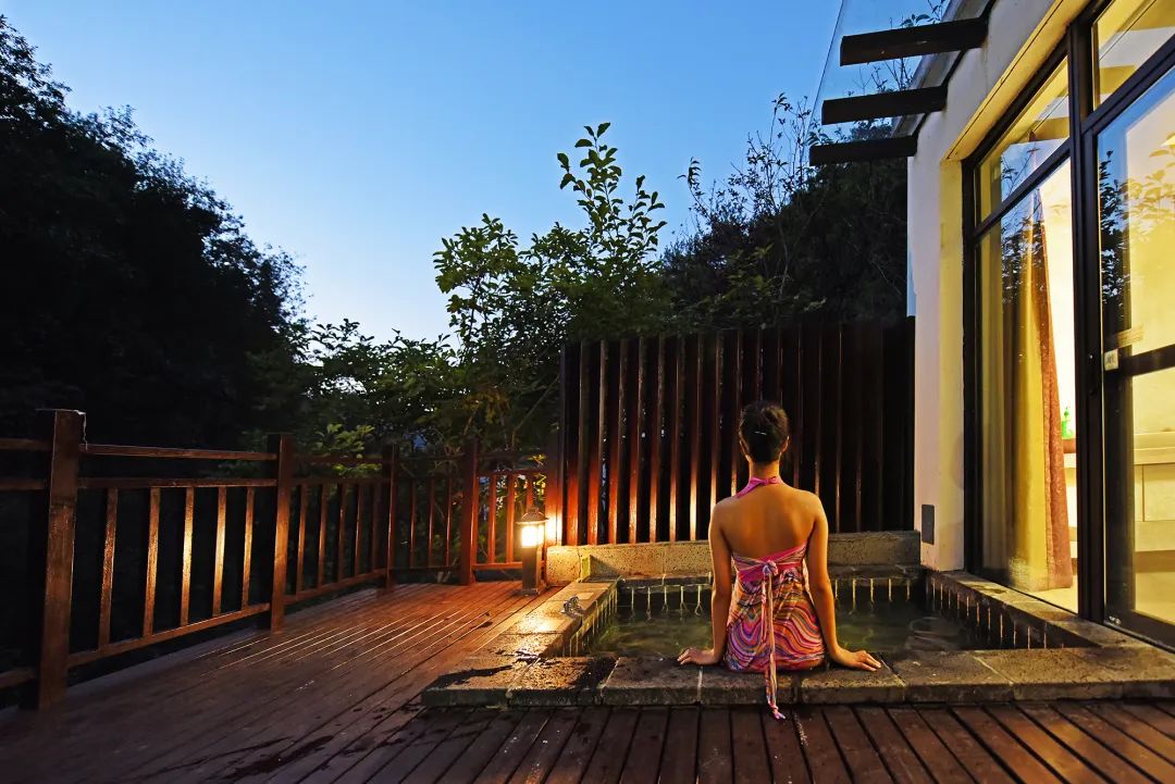 再浪的年轻人，都抵挡不住温汤的“养生诱惑”！休闲区蓝鸢梦想 - Www.slyday.coM