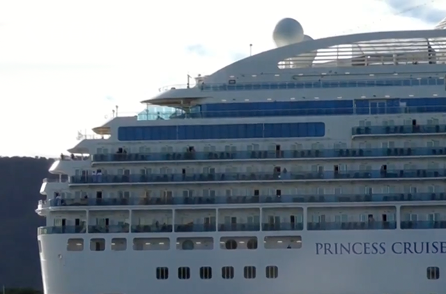 视频｜澳大利亚:一邮轮暴发疫情 2000名游客在船上隔离休闲区蓝鸢梦想 - Www.slyday.coM