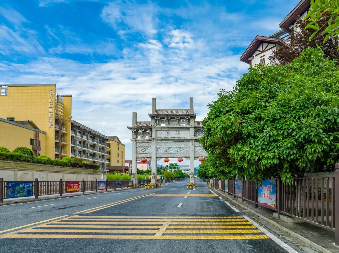 再浪的年轻人，都抵挡不住温汤的“养生诱惑”！休闲区蓝鸢梦想 - Www.slyday.coM