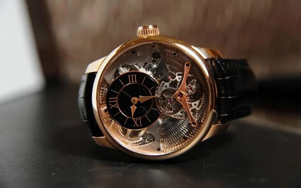 200年历史的陀飞轮，还能这么玩？休闲区蓝鸢梦想 - Www.slyday.coM