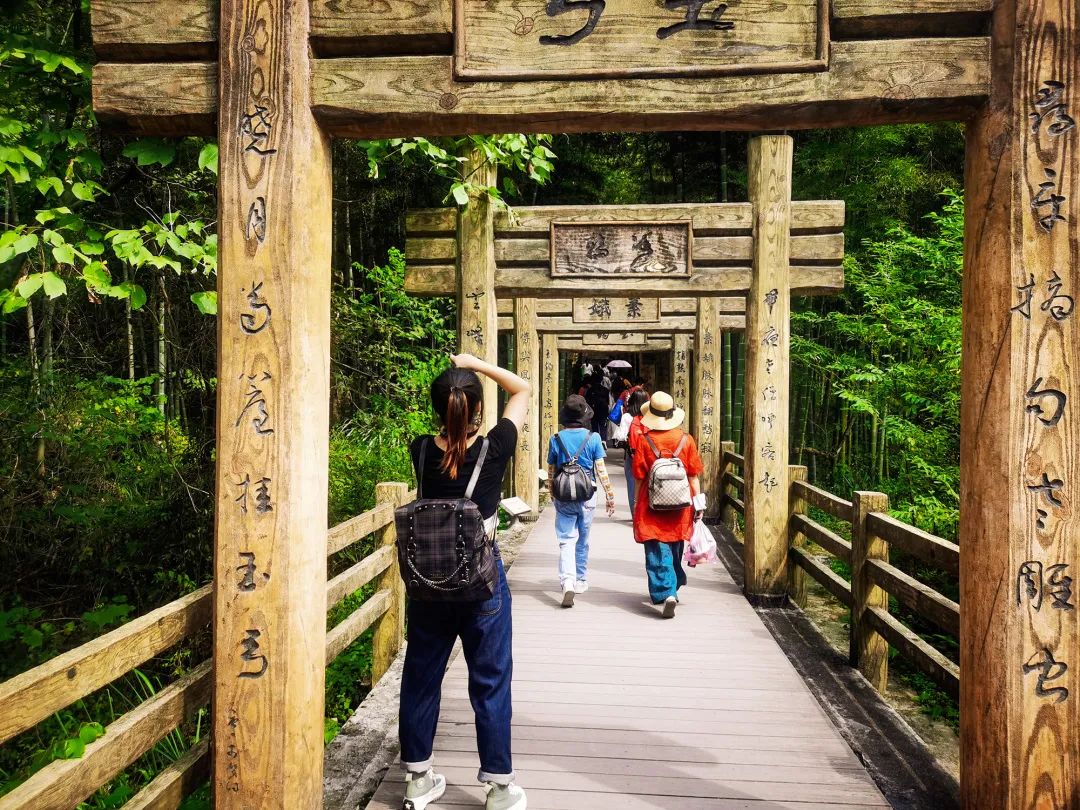 再浪的年轻人，都抵挡不住温汤的“养生诱惑”！休闲区蓝鸢梦想 - Www.slyday.coM