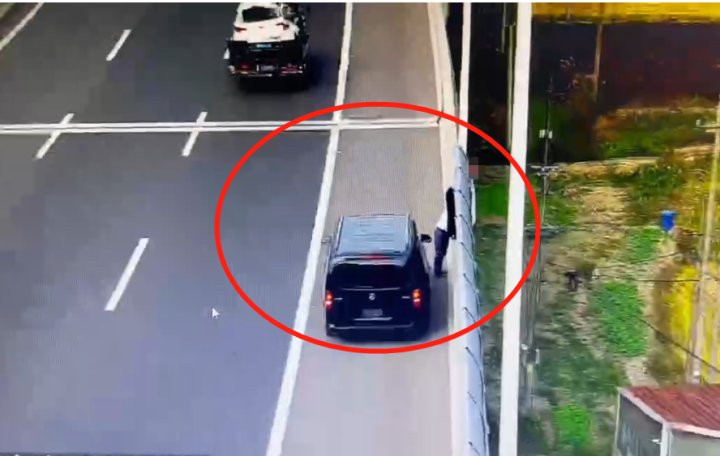 男子出差路上停车“学艺”，高速交警先给上了“重要一课”休闲区蓝鸢梦想 - Www.slyday.coM