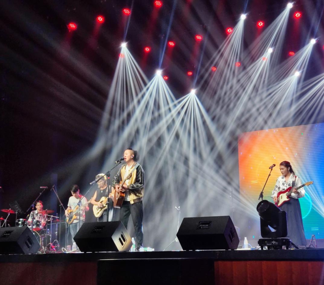 极光乐队《2022 和平与爱·纪念黄家驹29载》致敬beyond全国巡回演唱