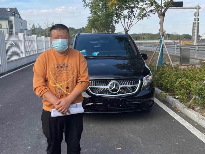 男子出差路上停车“学艺”，高速交警先给上了“重要一课”休闲区蓝鸢梦想 - Www.slyday.coM