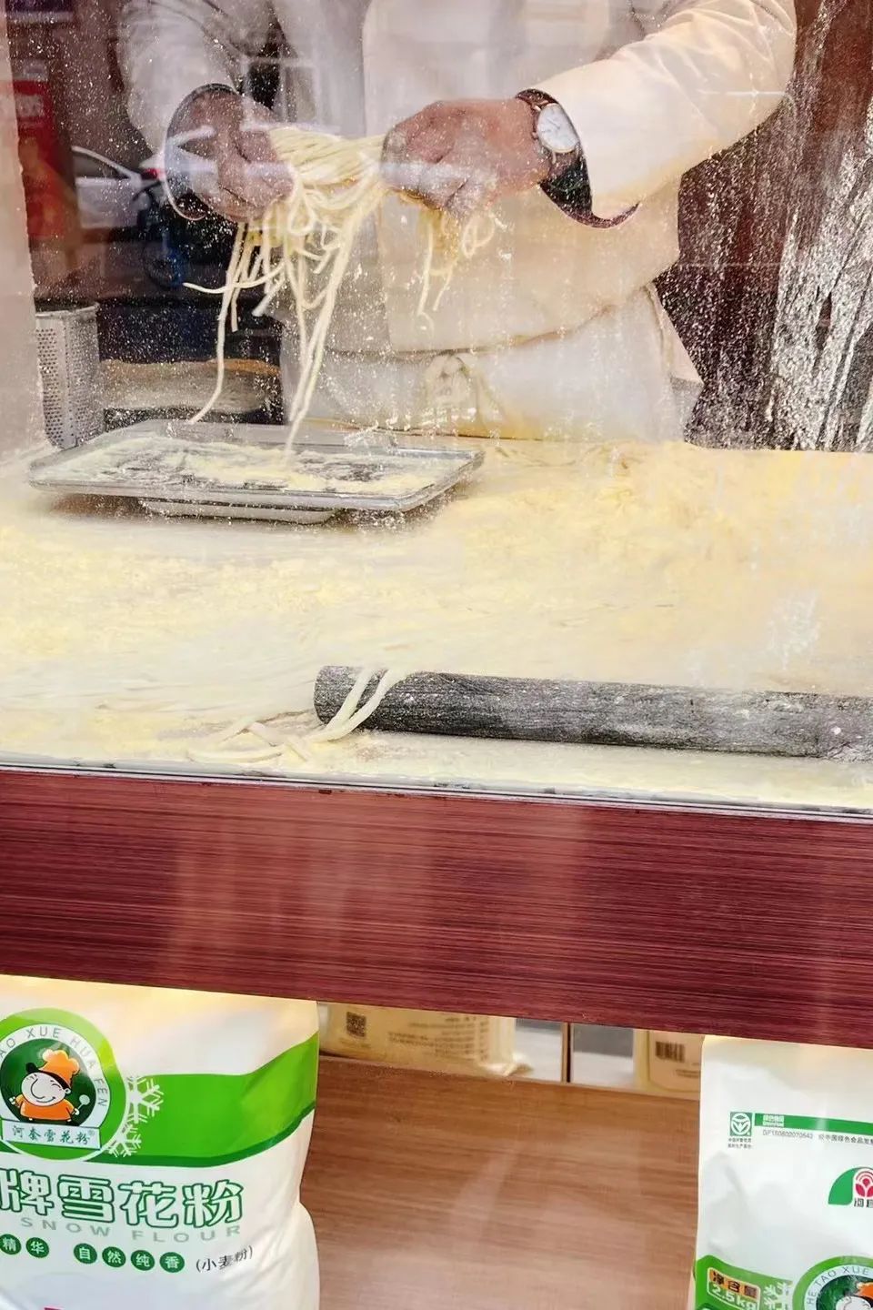 能让天津人放下煎饼馃子的，也就那碗捞（láo）面了！休闲区蓝鸢梦想 - Www.slyday.coM